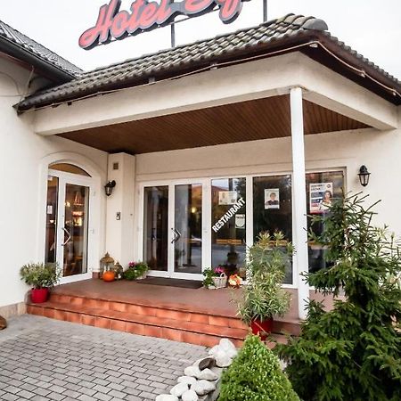 Hotel Squash Centrum Prievidza Exterior photo
